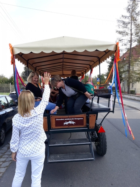 02Pani dyrektor życzy nam udanego dnia..jpg